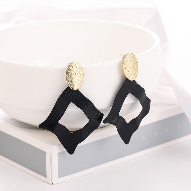 WYBU Summer Style Golden Drop Earrings For Women Geomatric Black Long Hanging Earring Triangle Bts Jewelry Earing bijouterie